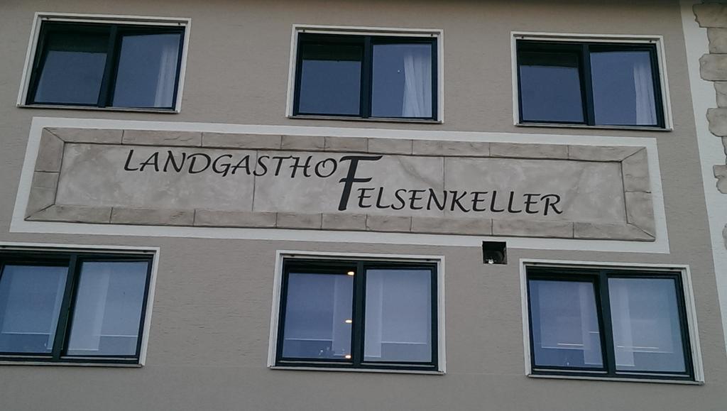 Landgasthof Felsenkeller Dinkelsbuehl Exterior photo